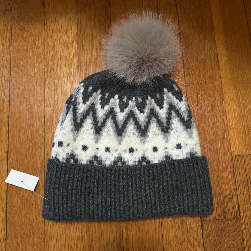 Max Studio Cozy Knit Pom-Pom Hat NEW